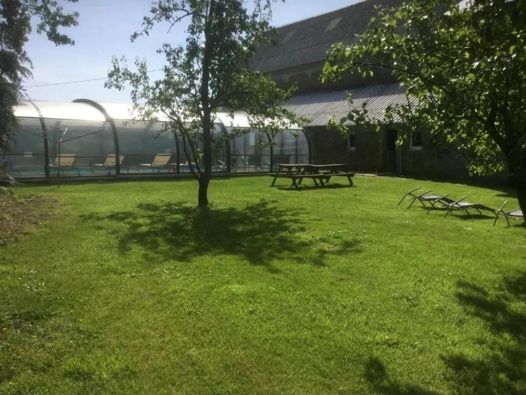 La Petellerie, Maison De Campagne Avec Piscine Pour Un Sejour Detente Moyon Luaran gambar