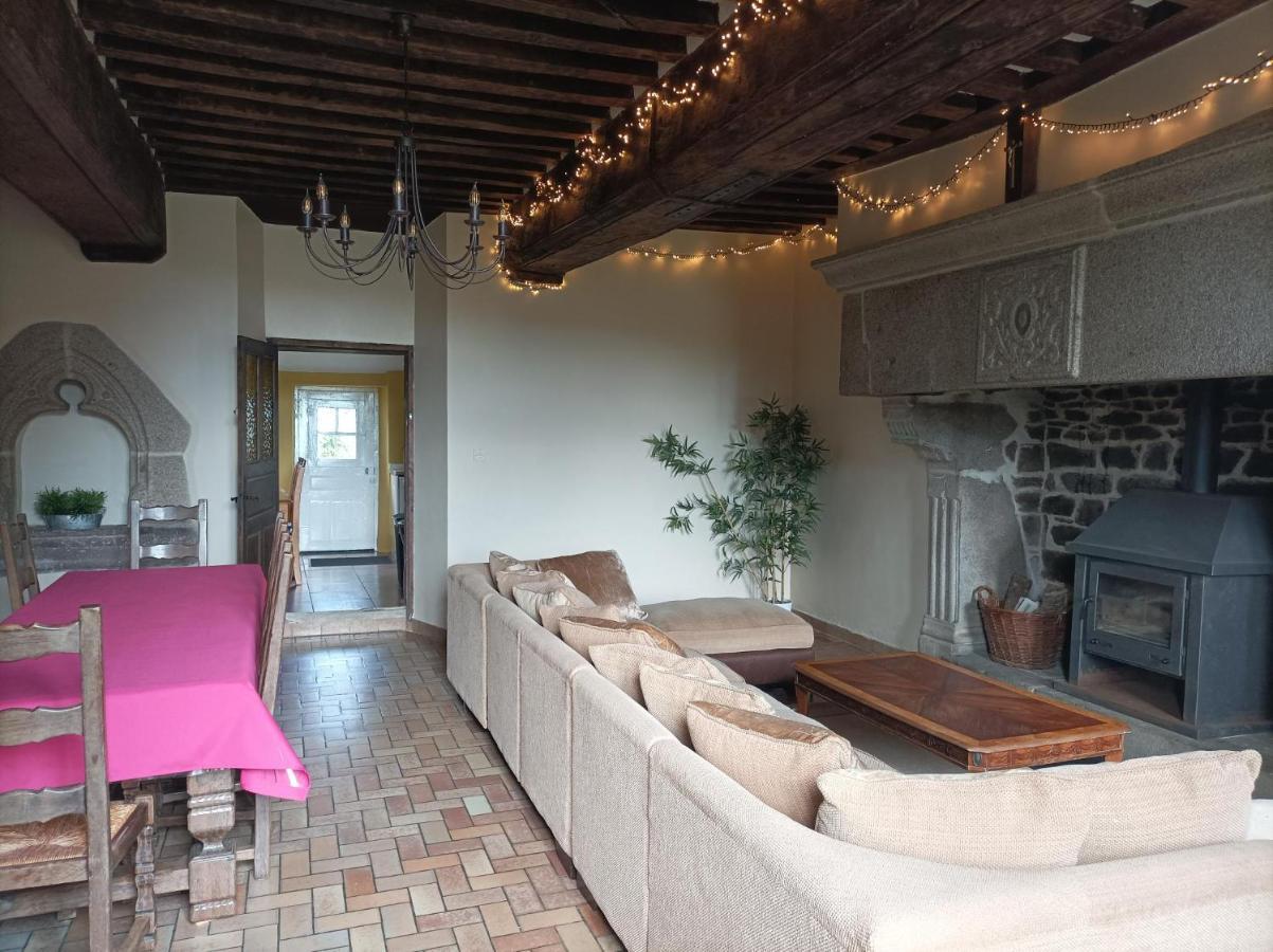 La Petellerie, Maison De Campagne Avec Piscine Pour Un Sejour Detente Moyon Luaran gambar